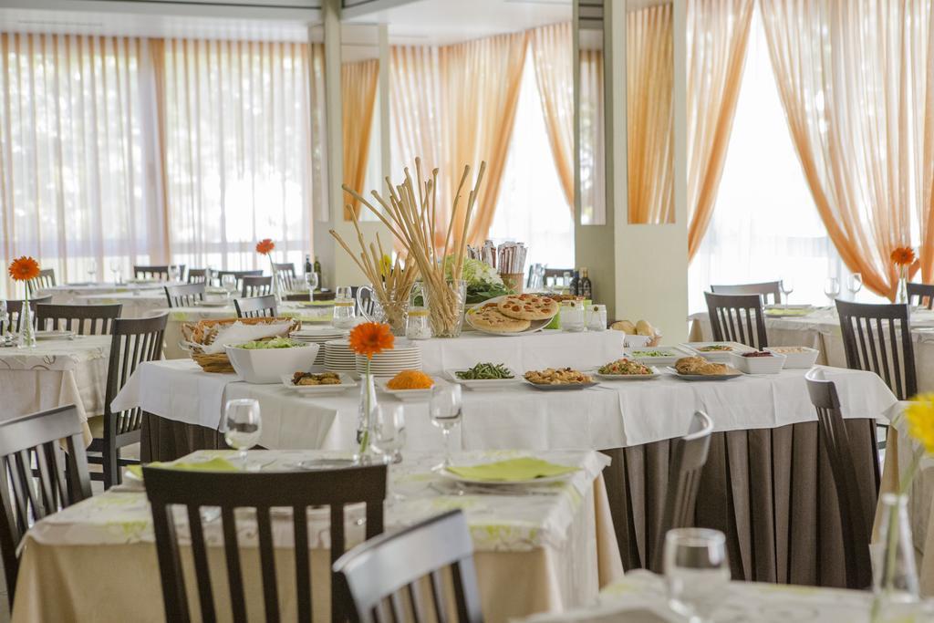 Hotel Villa Tosi Bellaria-Igea Marina Exterior foto